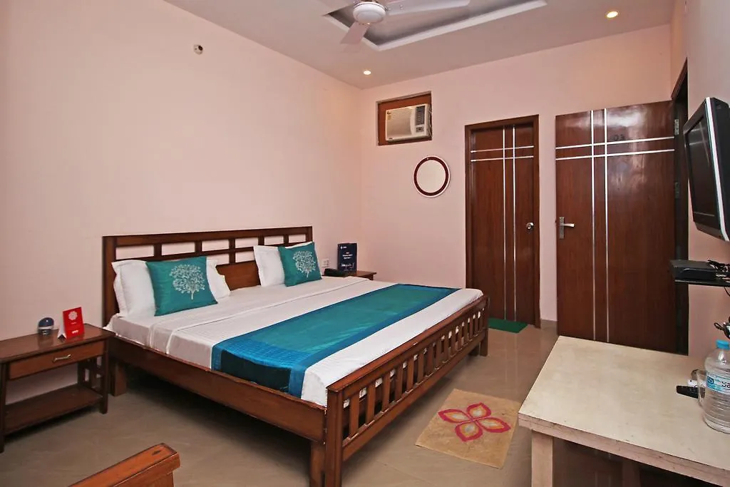 Oyo 6539 Home Stay Laxmi Villa Gurgaon Bed & Breakfast